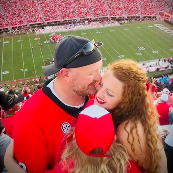 Meet your Posher, Hillary - Picture 12 of 15